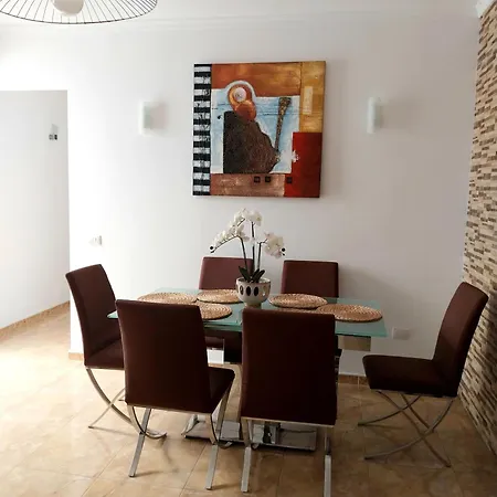 Roque's House Тельде